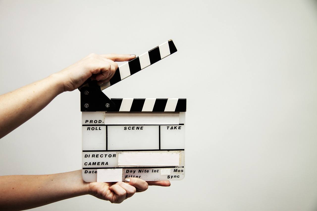Rüyada Film İzlemek