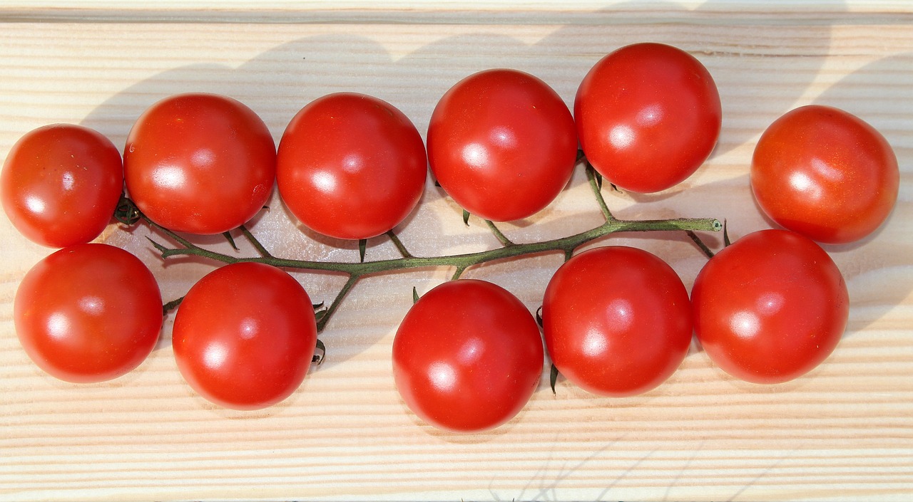 Rüyada Çeri Domatesi Yemek