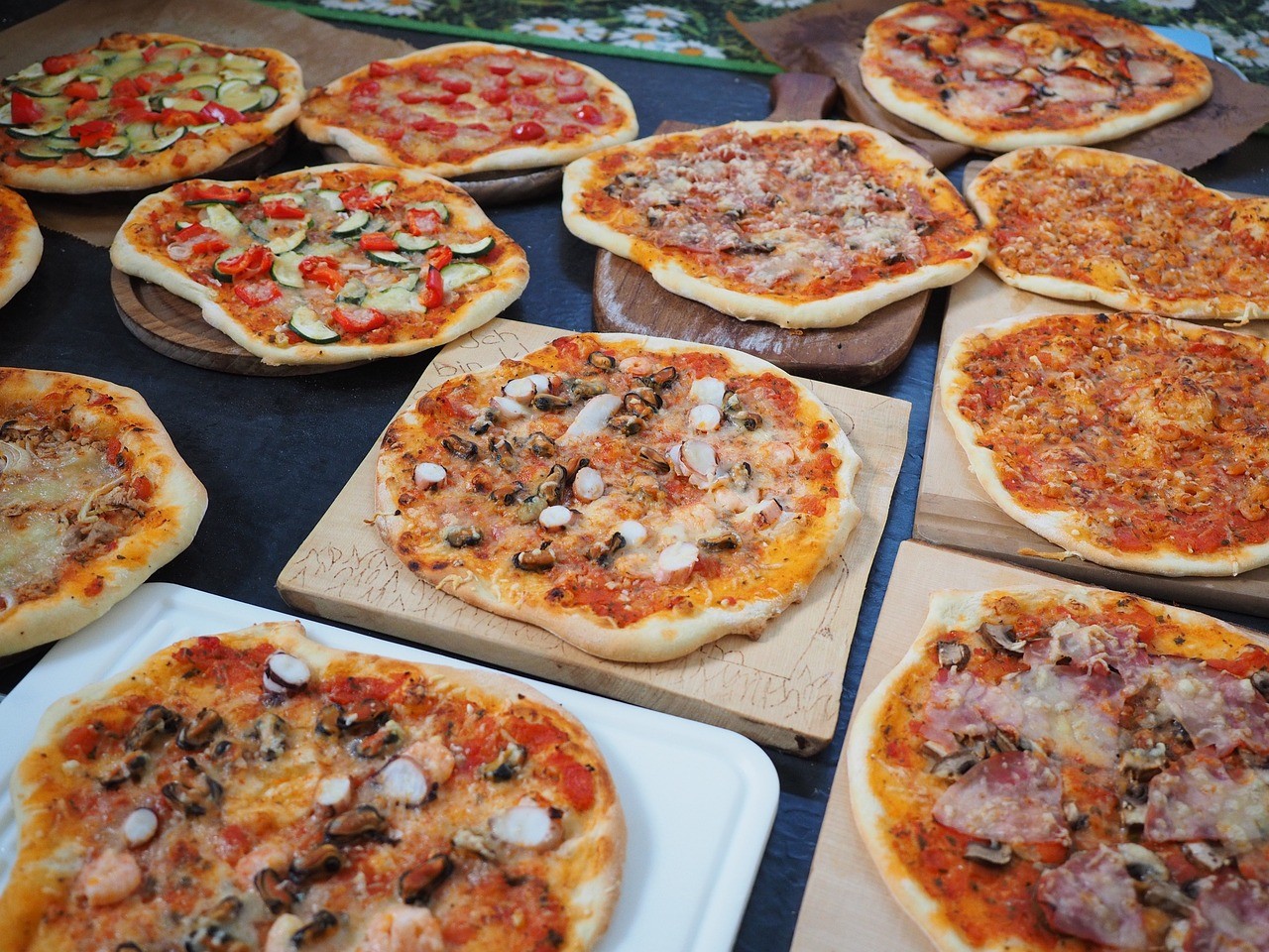 Rüyada Ananaslı Pizza Yemek