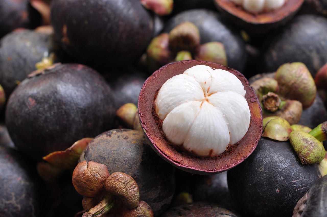 Rüyada Mangostan Yemek
