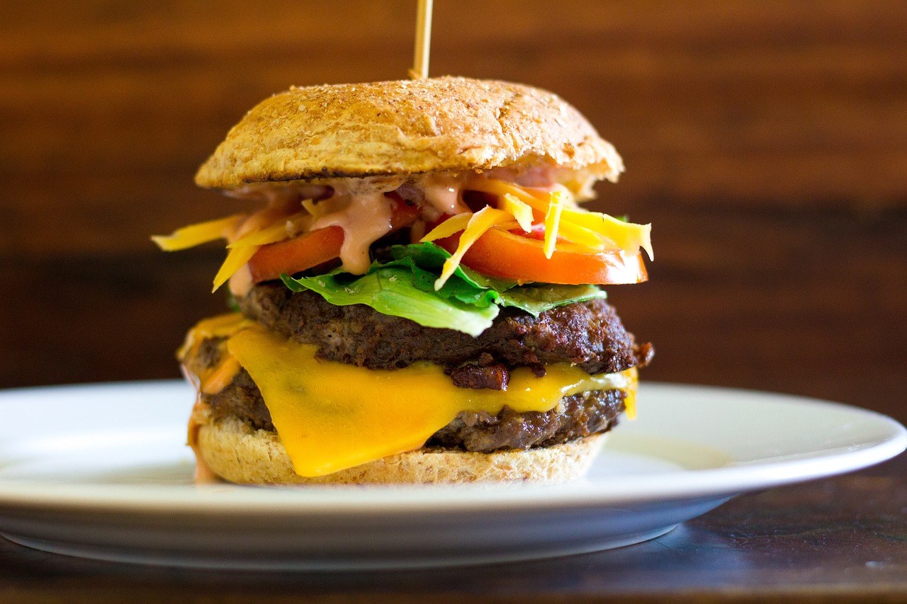 Rüyada Hamburger Yemek