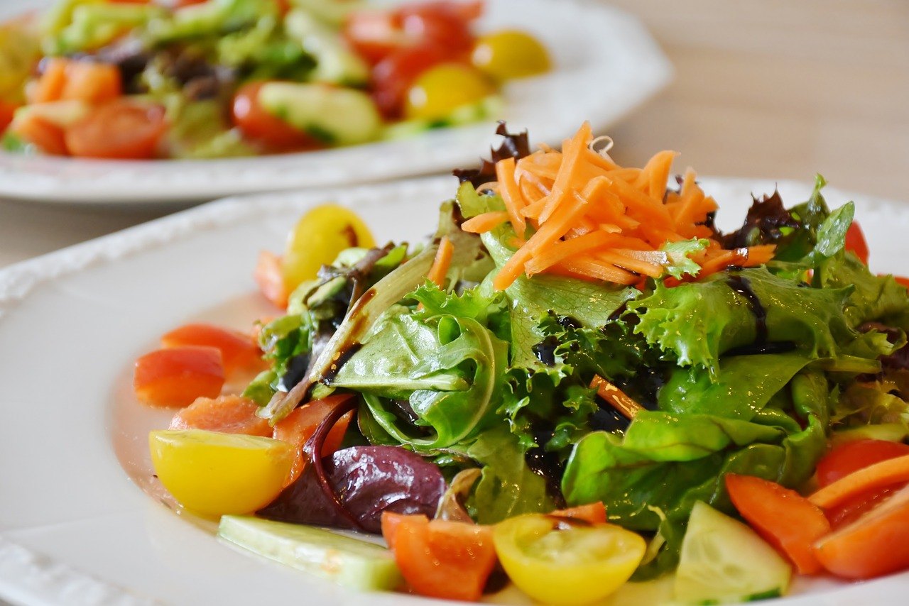 Rüyada Cevizli Salata Yemek