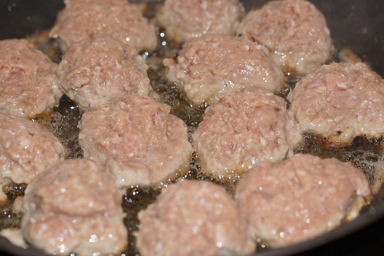 Rüyada Bolu Mengen Köfte Yemek
