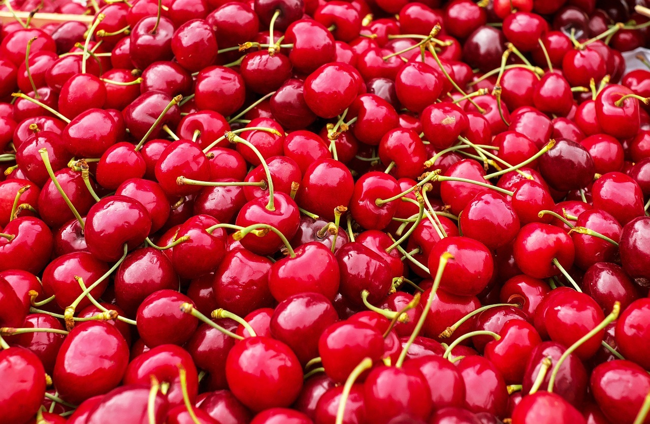 Rüyada Surinam Kirazı Yemek