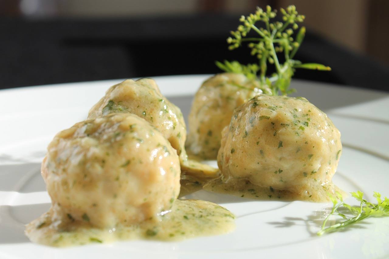 Rüyada Yumru Köfte Yemek