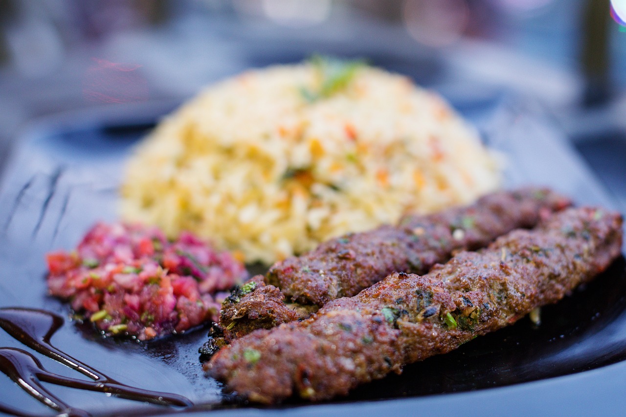 Rüyada Mantarlı ve Jambonlu Sıra Kebabı Yemek