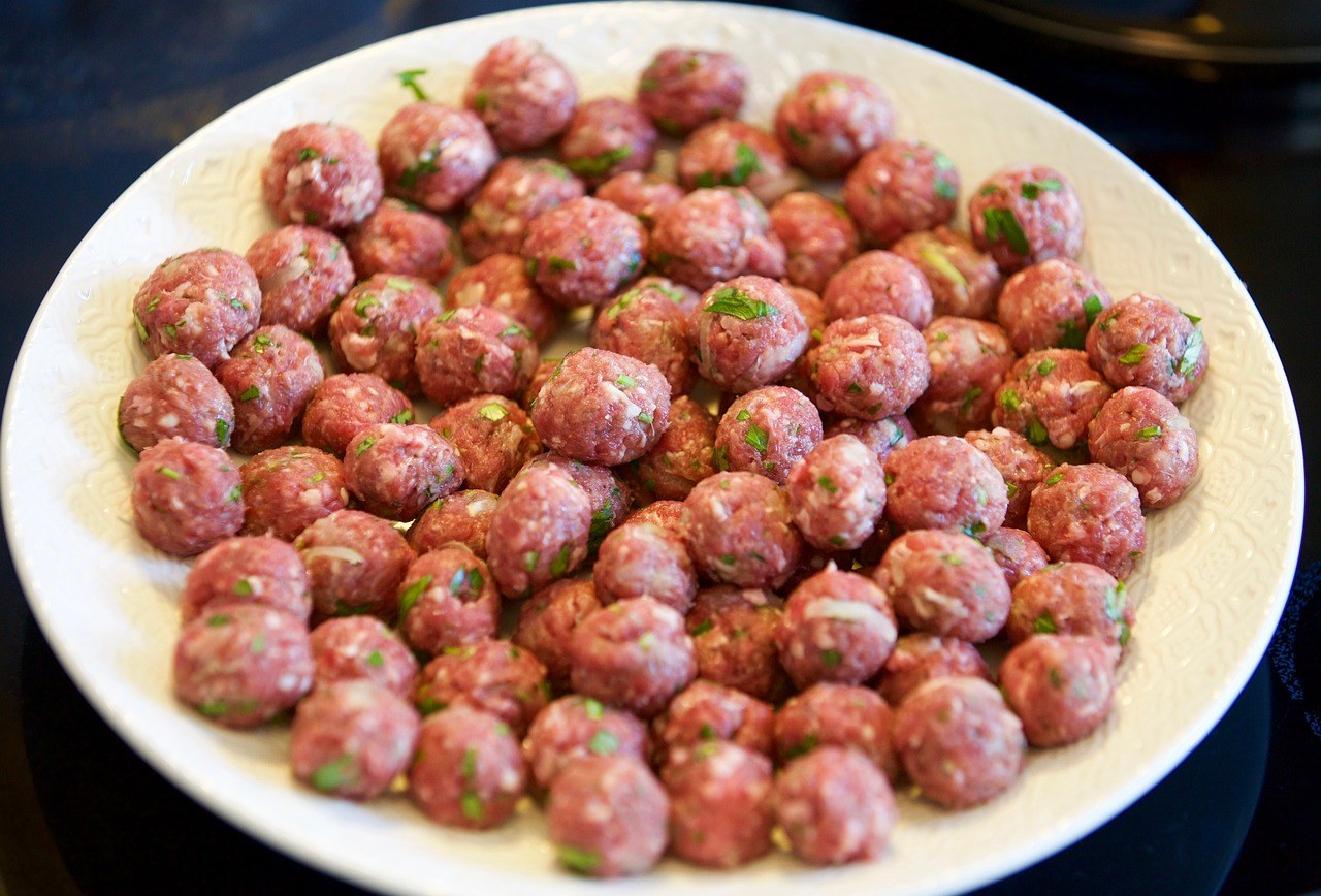 Rüyada Diyar köfte Yemek